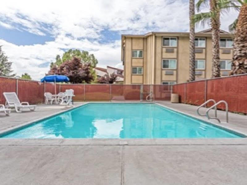 Super 8 By Wyndham Sacramento Hotel Carmichael Exterior foto